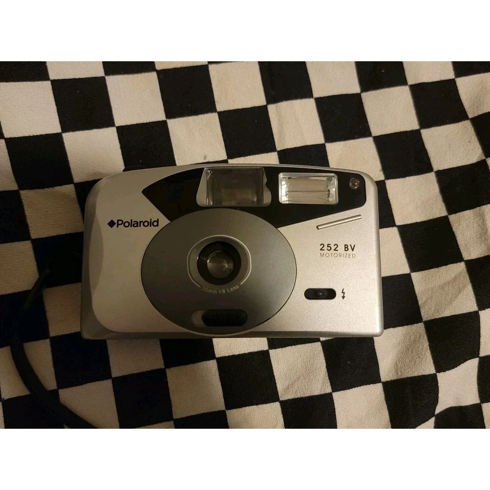 Polaroid 252 BV 35mm Point & Shoot Film Camera – Tested‎ Powers On
